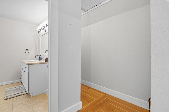 430 E Mohr St, Palouse, WA 99161