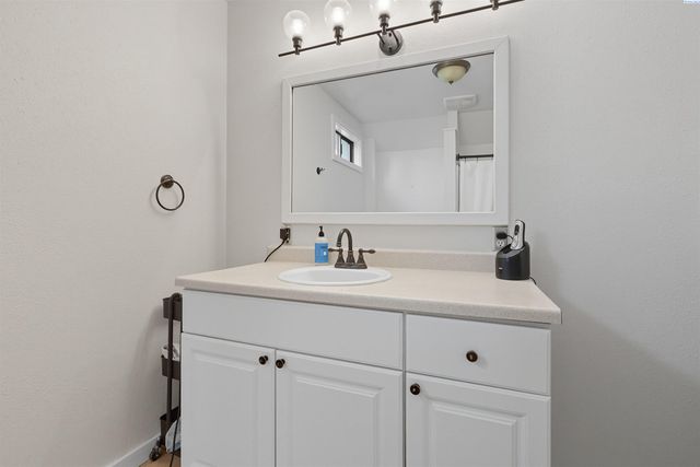 430 E Mohr St, Palouse, WA 99161