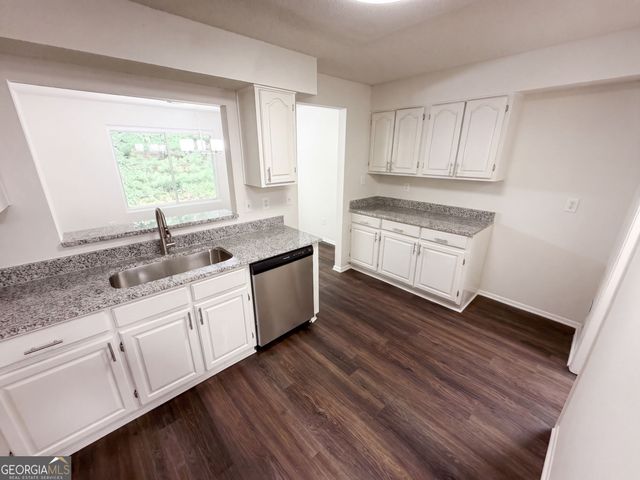 18 Springhedge Court SE, Smyrna, GA 30080