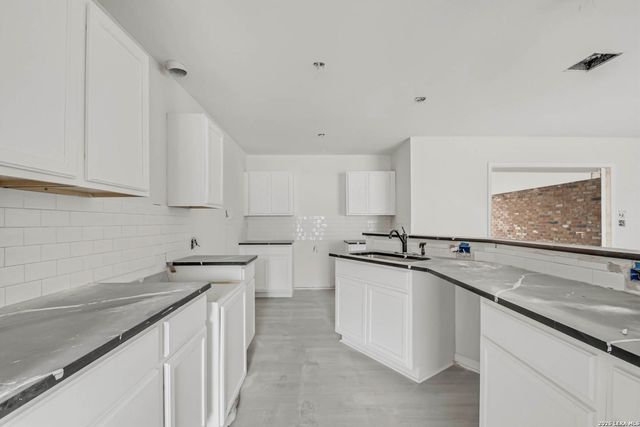 619 Oban, San Antonio, TX 78216