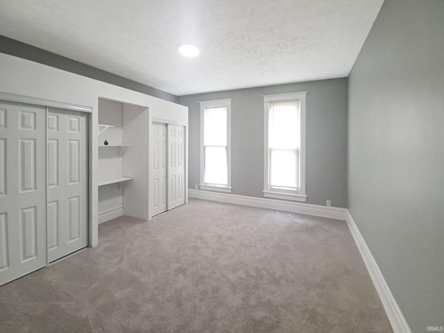 218 W Oregon Street, Evansville, IN 47710