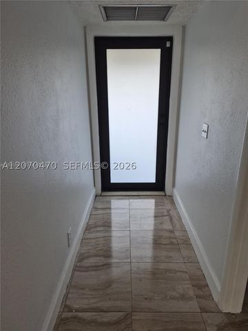 3035 NW 68th St 12D, Fort Lauderdale, FL 33309