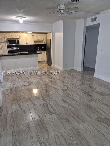 3035 NW 68th St 12D, Fort Lauderdale, FL 33309
