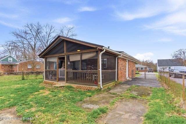 617 Marquette Dr, Louisville, KY 40222