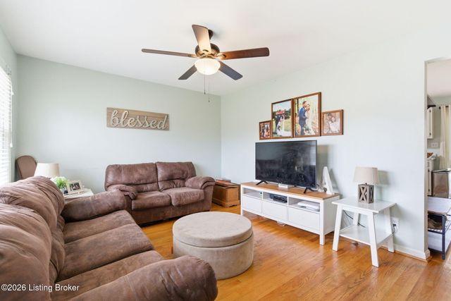 617 Marquette Dr, Louisville, KY 40222