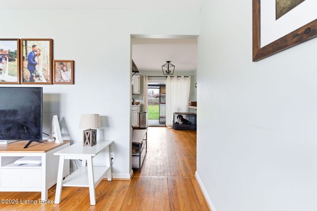 617 Marquette Dr, Louisville, KY 40222