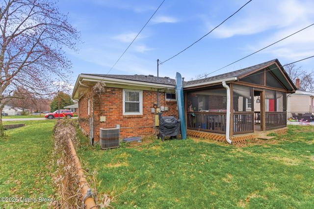 617 Marquette Dr, Louisville, KY 40222