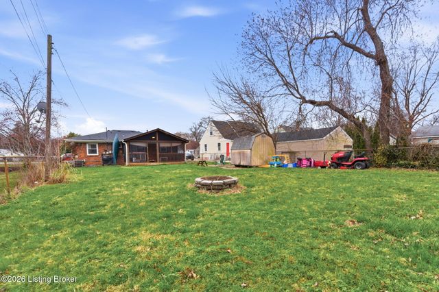 617 Marquette Dr, Louisville, KY 40222