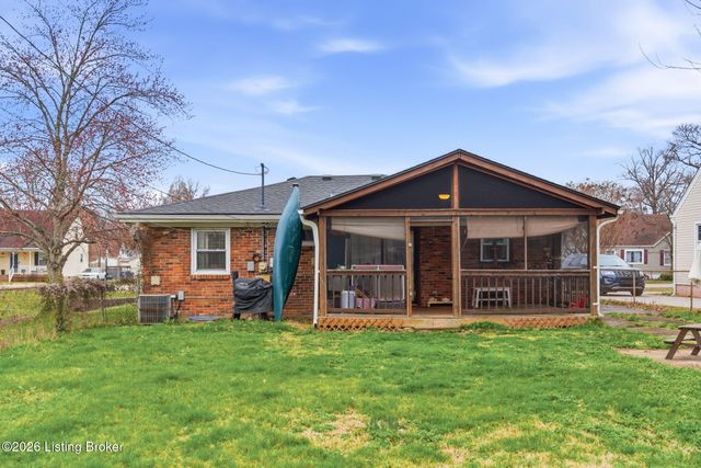 617 Marquette Dr, Louisville, KY 40222