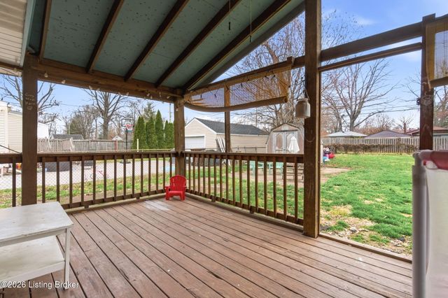 617 Marquette Dr, Louisville, KY 40222