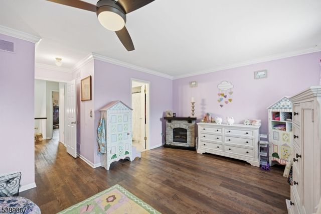 12 Mountain Ridge Rd, Bloomingdale Boro, NJ 07403