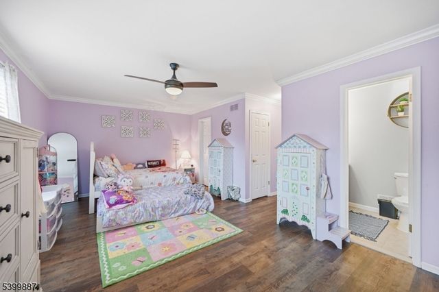 12 Mountain Ridge Rd, Bloomingdale Boro, NJ 07403