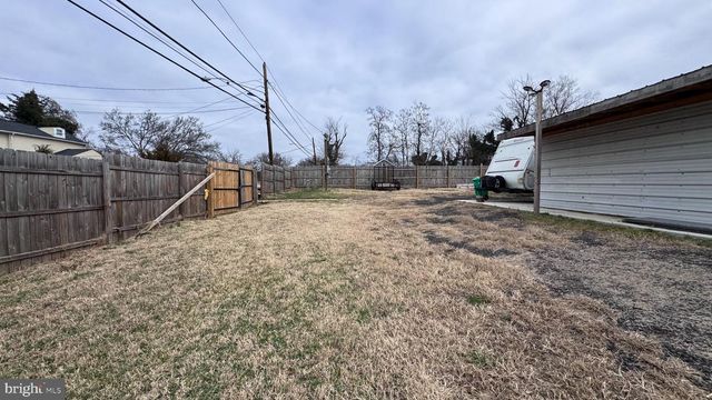 419 CARMODY HILLS DR, Capitol Heights, MD 20743