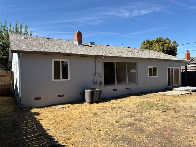 3020 Christina Ave, Stockton, CA 95204