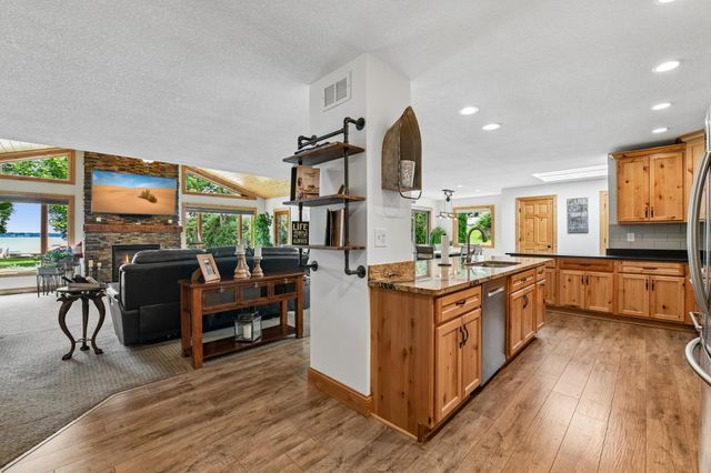 3001 Island View Drive, Mound, MN 55364