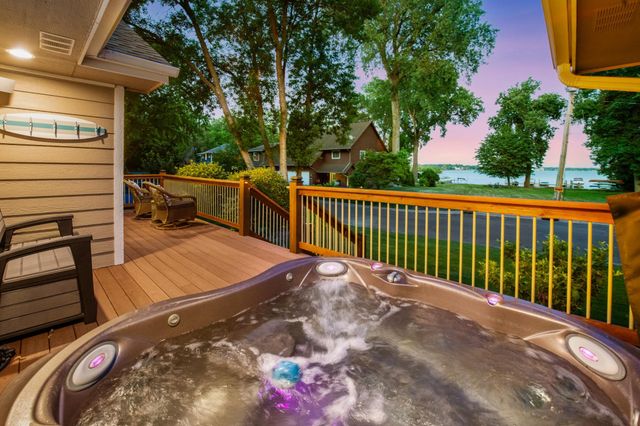 3001 Island View Drive, Mound, MN 55364