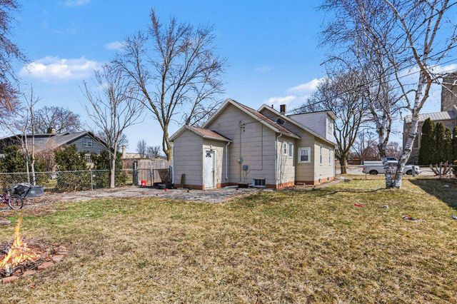 1804 S Kiesel Street, Bay City, MI 48706