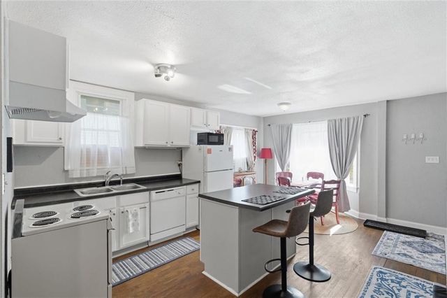 6638 Broadmoor Street, Kansas City, MO 64131