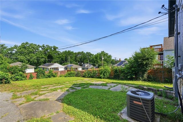6638 Broadmoor Street, Kansas City, MO 64131