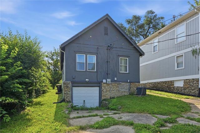 6638 Broadmoor Street, Kansas City, MO 64131