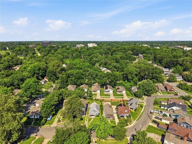 6638 Broadmoor Street, Kansas City, MO 64131