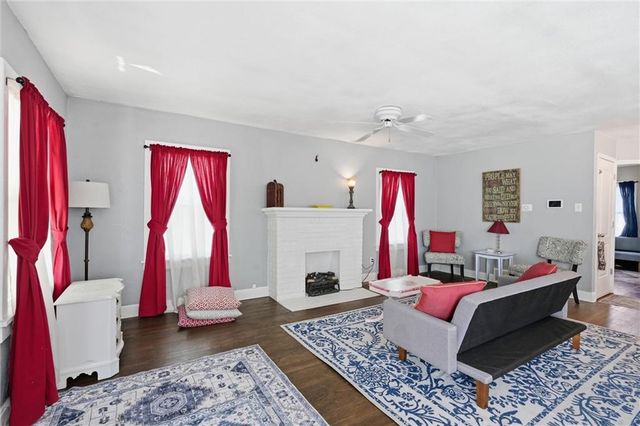 6638 Broadmoor Street, Kansas City, MO 64131