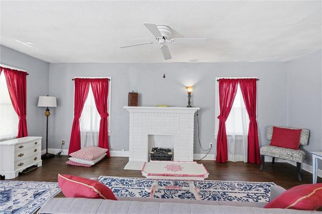6638 Broadmoor Street, Kansas City, MO 64131