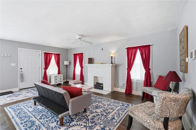 6638 Broadmoor Street, Kansas City, MO 64131