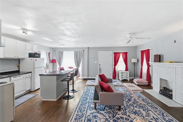6638 Broadmoor Street, Kansas City, MO 64131