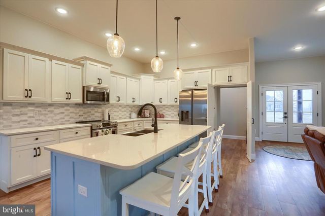 23 PEYTON DR, Carlisle, PA 17015