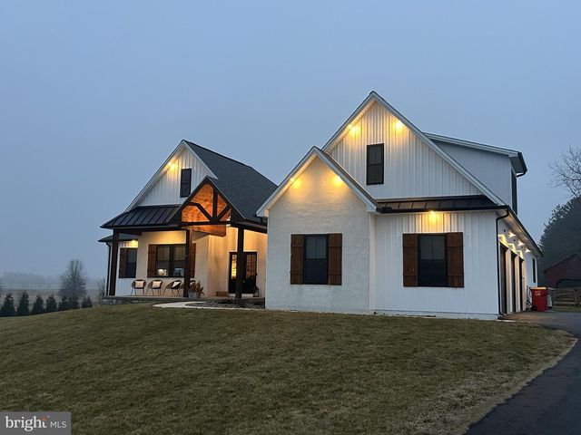 23 PEYTON DR, Carlisle, PA 17015