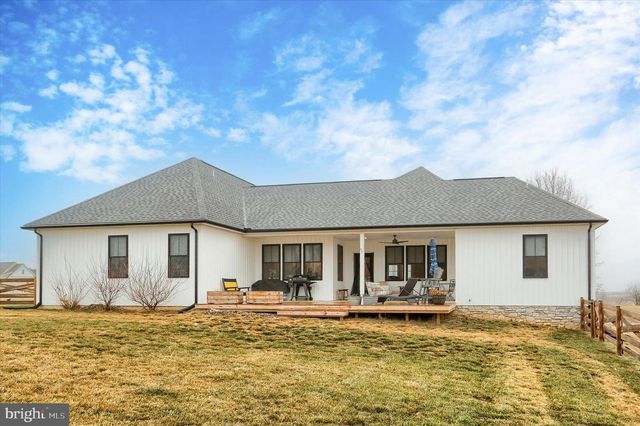 23 PEYTON DR, Carlisle, PA 17015