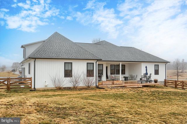 23 PEYTON DR, Carlisle, PA 17015