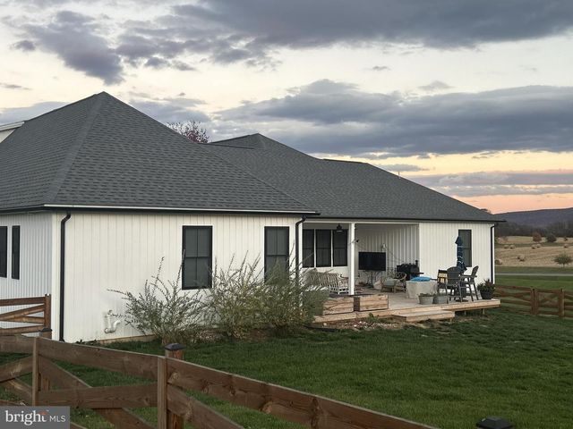 23 PEYTON DR, Carlisle, PA 17015