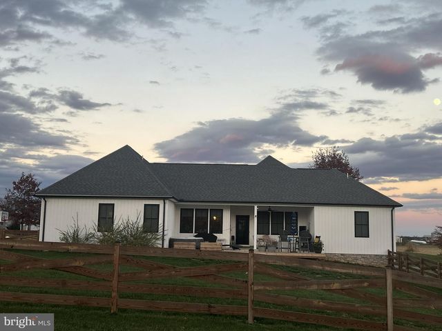 23 PEYTON DR, Carlisle, PA 17015