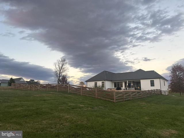 23 PEYTON DR, Carlisle, PA 17015