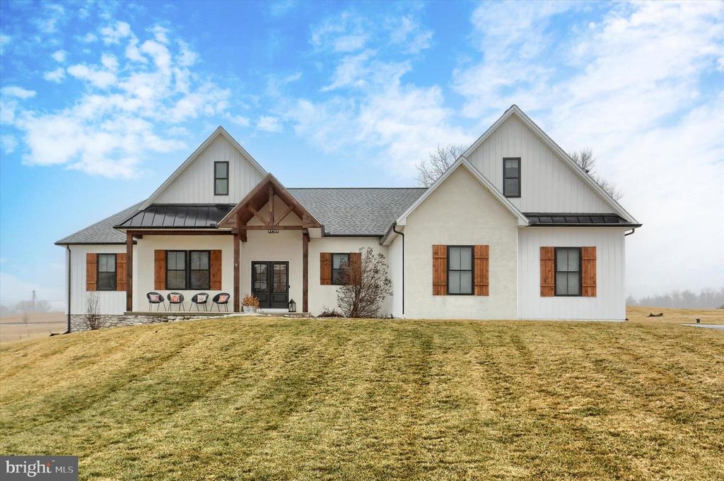 23 PEYTON DR, Carlisle, PA 17015