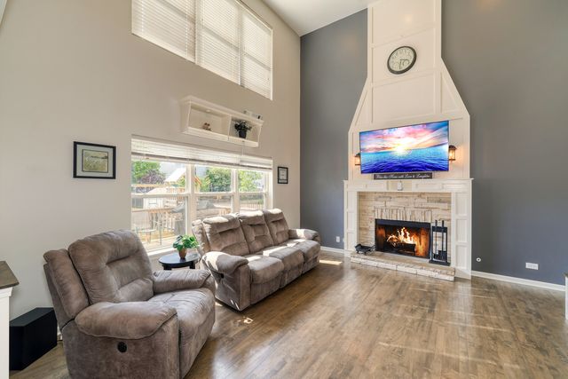 11815 Niagra Lane, Huntley, IL 60142
