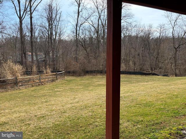 36 HOAG LN, Aston, PA 19014