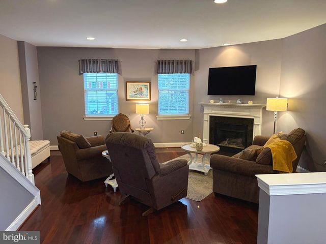 36 HOAG LN, Aston, PA 19014