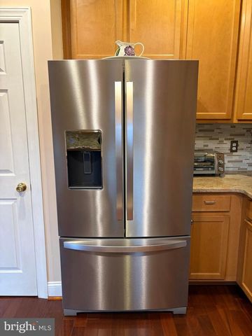 36 HOAG LN, Aston, PA 19014