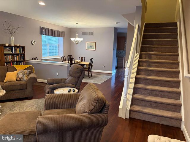 36 HOAG LN, Aston, PA 19014