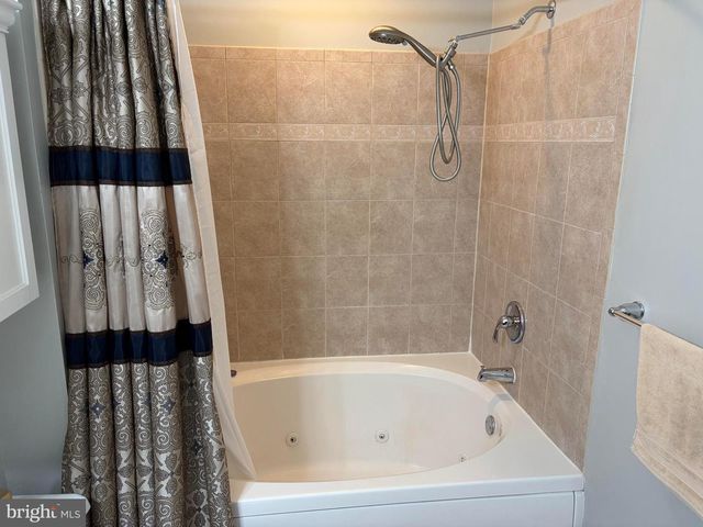 36 HOAG LN, Aston, PA 19014