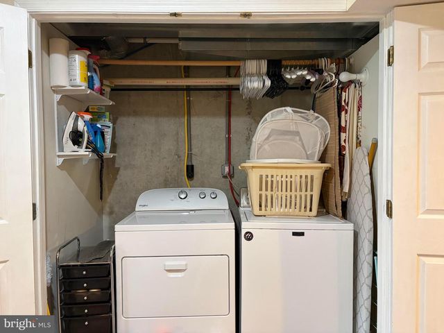 36 HOAG LN, Aston, PA 19014