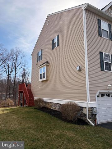 36 HOAG LN, Aston, PA 19014