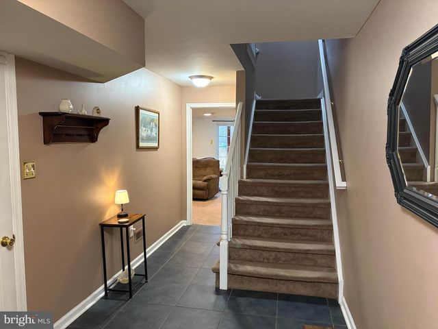 36 HOAG LN, Aston, PA 19014