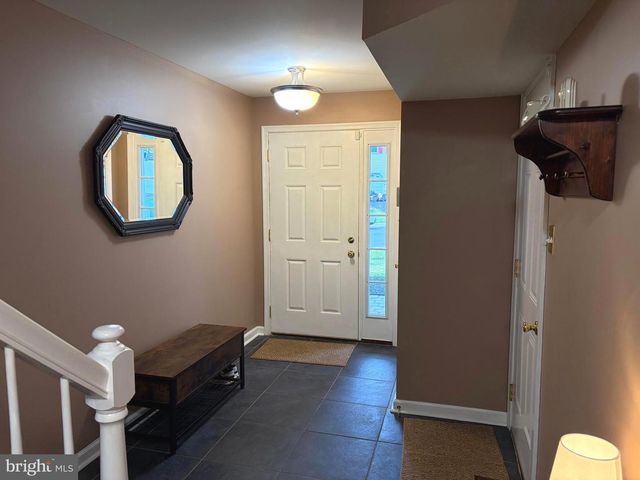 36 HOAG LN, Aston, PA 19014