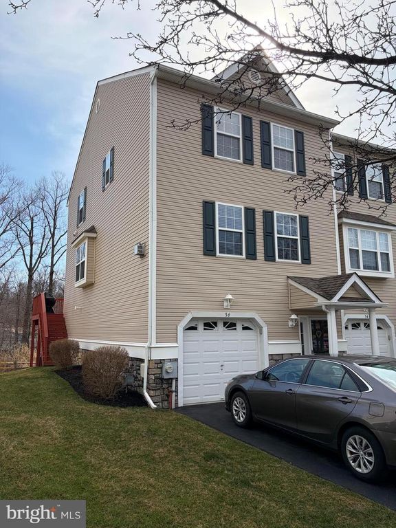 36 HOAG LN, Aston, PA 19014