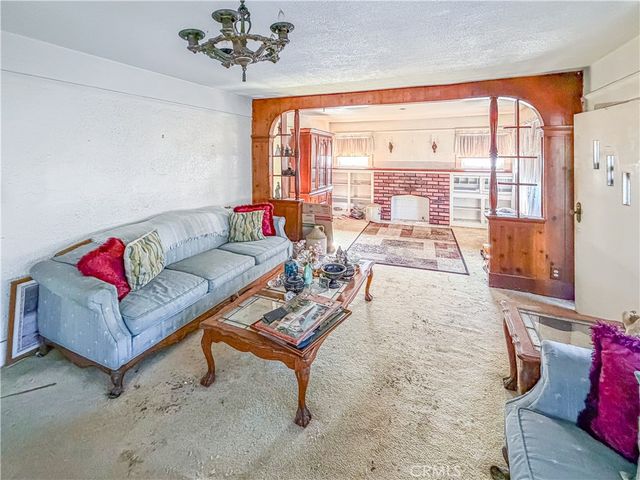 1618 W 3rd, Santa Ana, CA 92703