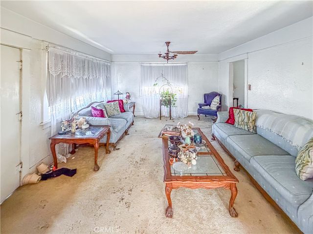 1618 W 3rd, Santa Ana, CA 92703